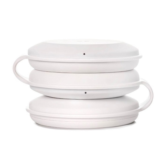 TYLT Folio Trio 15W MagSafe 3-in-1 Wireless Charger iPhone, Apple Watch, Airpod - Picture 2 of 4